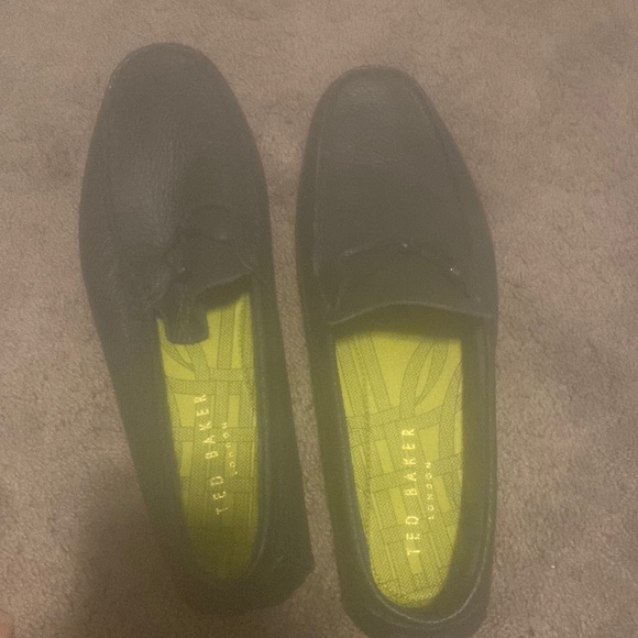 Loafers never worn, high quality and good color. Navy and beautiful loafers - Picture 1 of 4